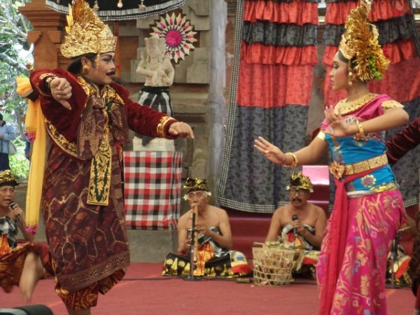 Foto ilustrasi: Seni dramatari adalah salah satu bentuk dari  budaya Bali yang  erat kaitannya dengan keberadaan Desa Adat atau Desa Pakraman di Bali.